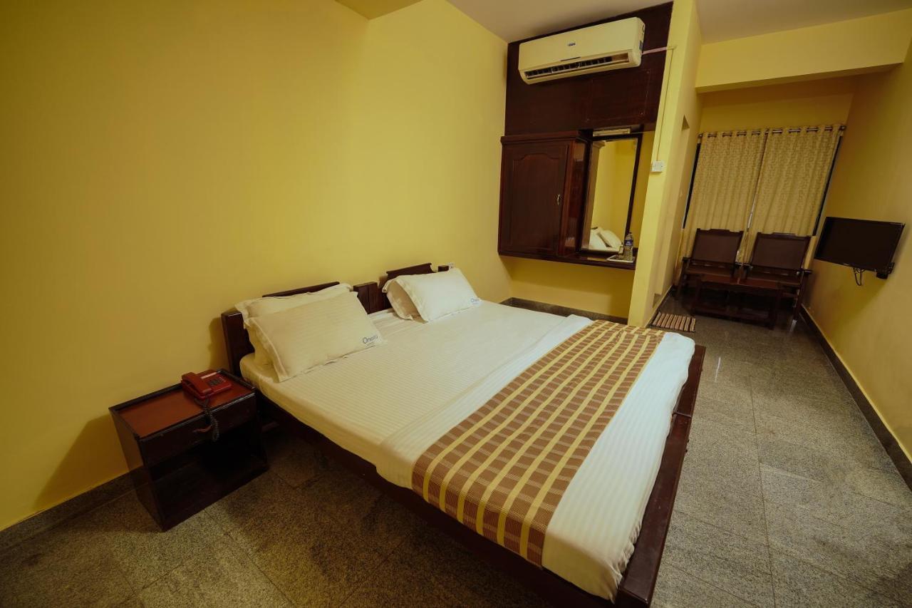 Hotel Oneiro Thrissur エクステリア 写真