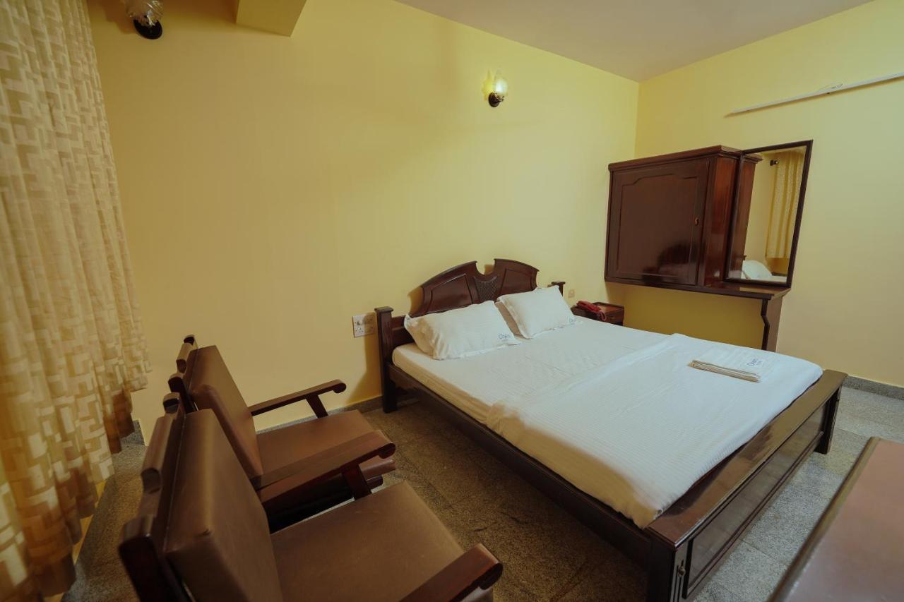Hotel Oneiro Thrissur エクステリア 写真