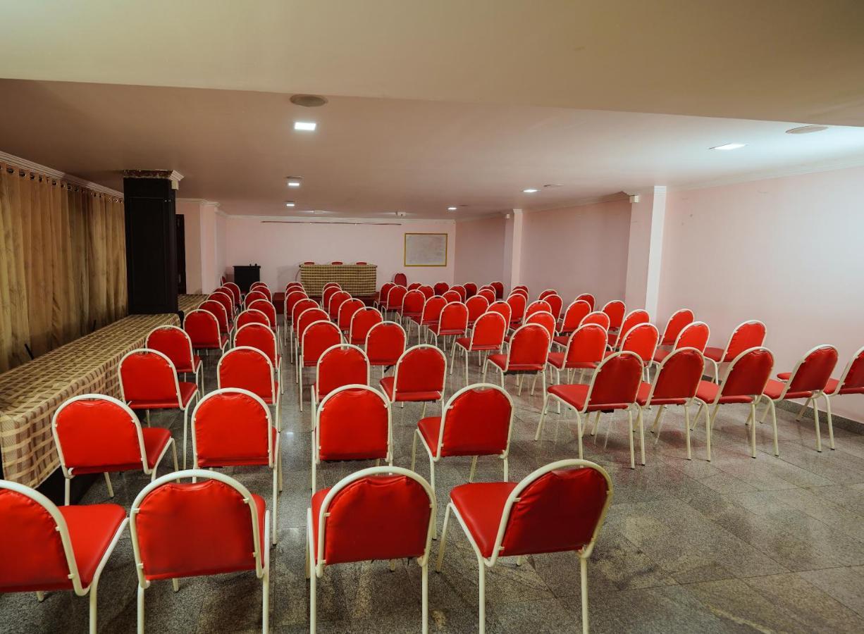 Hotel Oneiro Thrissur エクステリア 写真