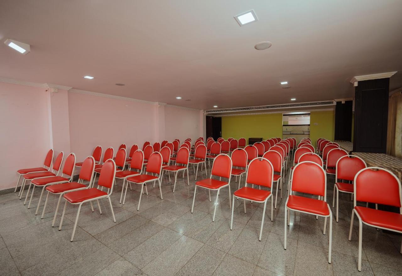 Hotel Oneiro Thrissur エクステリア 写真