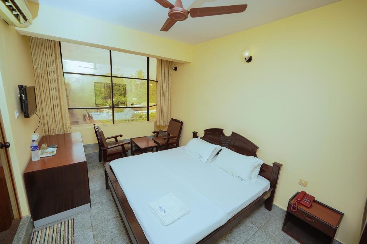 Hotel Oneiro Thrissur エクステリア 写真