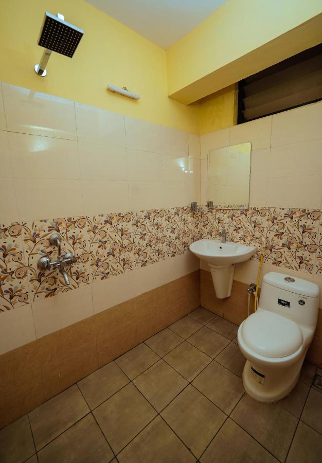 Hotel Oneiro Thrissur エクステリア 写真