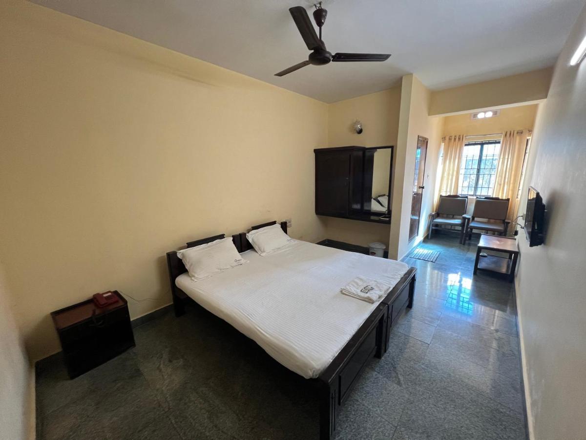 Hotel Oneiro Thrissur エクステリア 写真